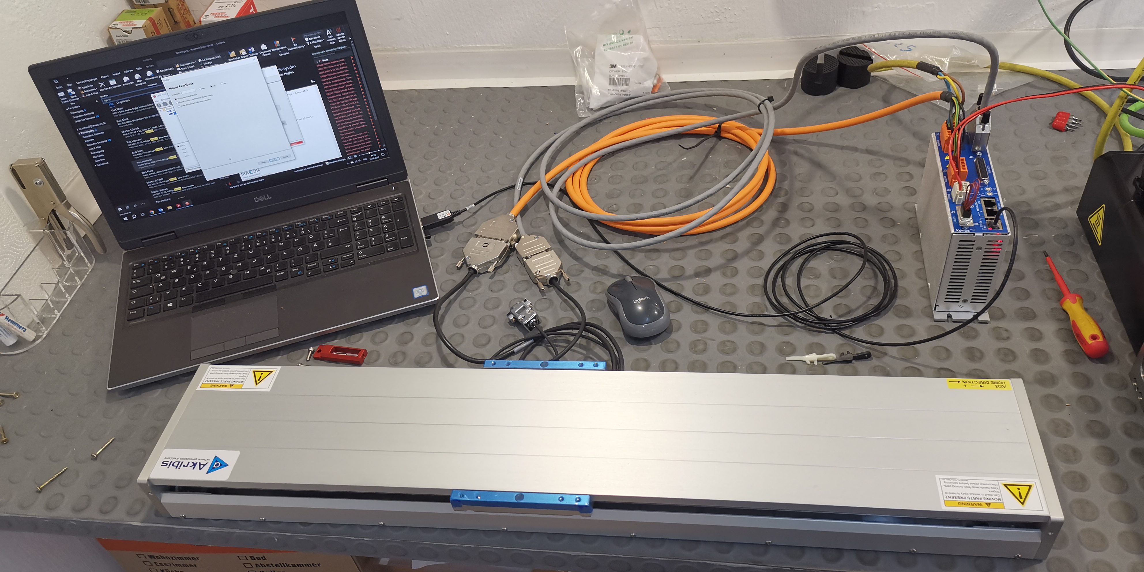Inbetriebnahme der DGH-Linearmotorachse mit dem Servoregler Xenus Plus Compact
